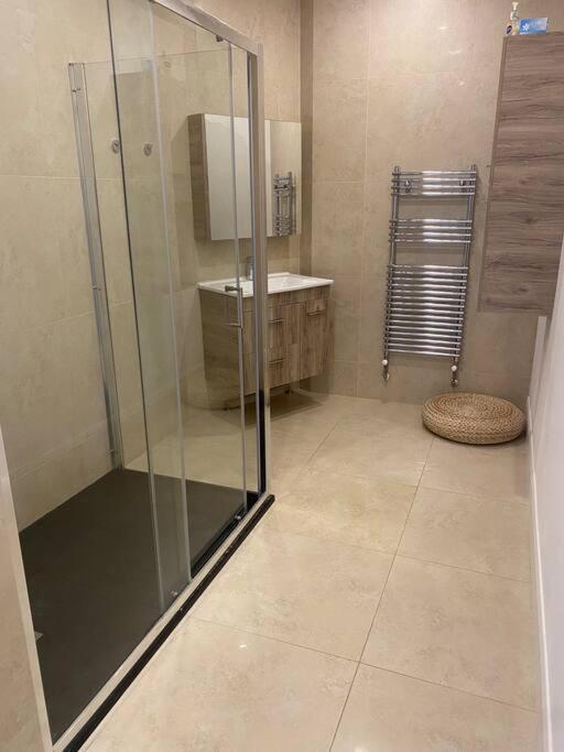 Beautiful Garden Apartment With Private Patio And Garden View Dublin Dış mekan fotoğraf
